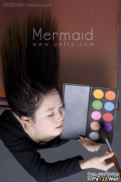 Photoshop化妆品广告海报上的水中女孩效果,PS教程,思缘教程网